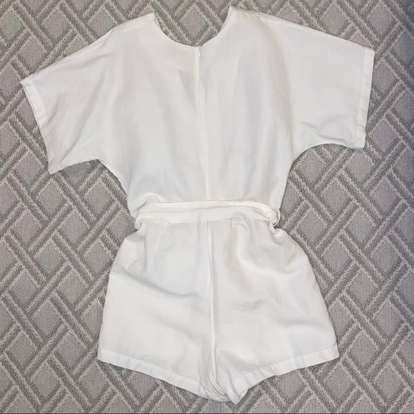 Urban Outfitters linen blend white shorts romper w/ tie belt size 10 - Picture 6 of 8